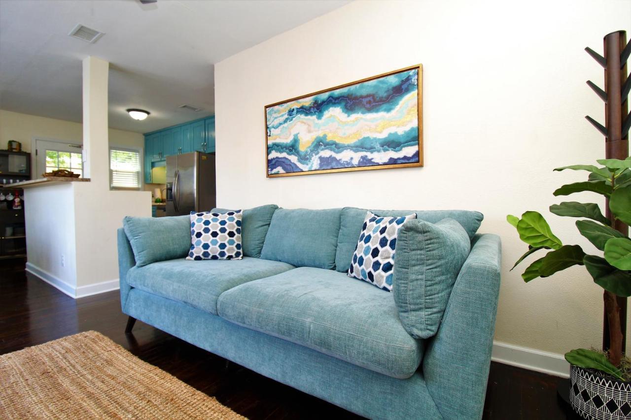 Beachy Bungalow For Family Fun! Walk To Beach! ペンサコーラ エクステリア 写真